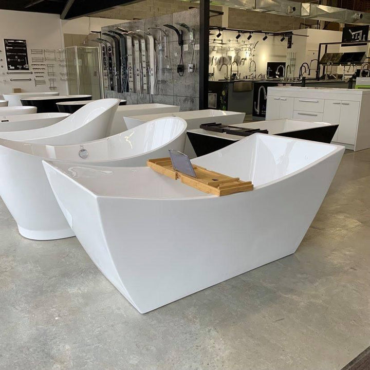 Freestanding Bathtub in 67in, White Acrylic - Vasca Design